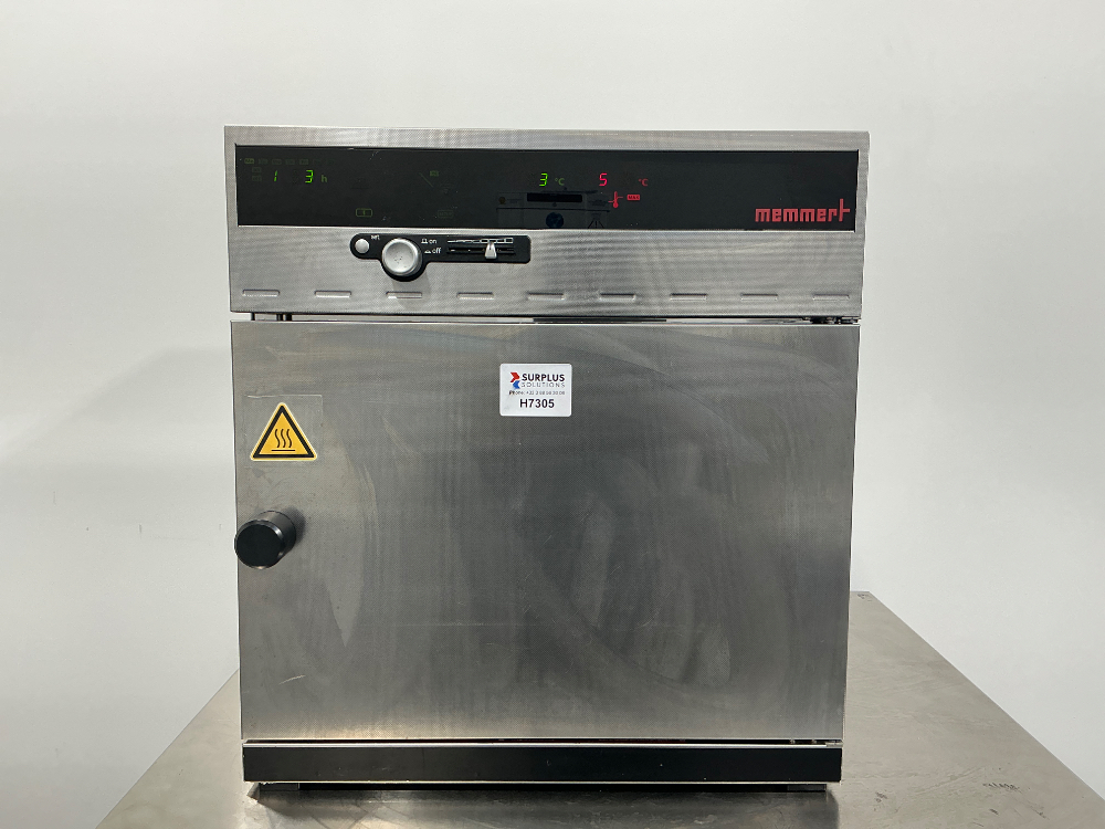Image of Memmert UNE 200 Oven